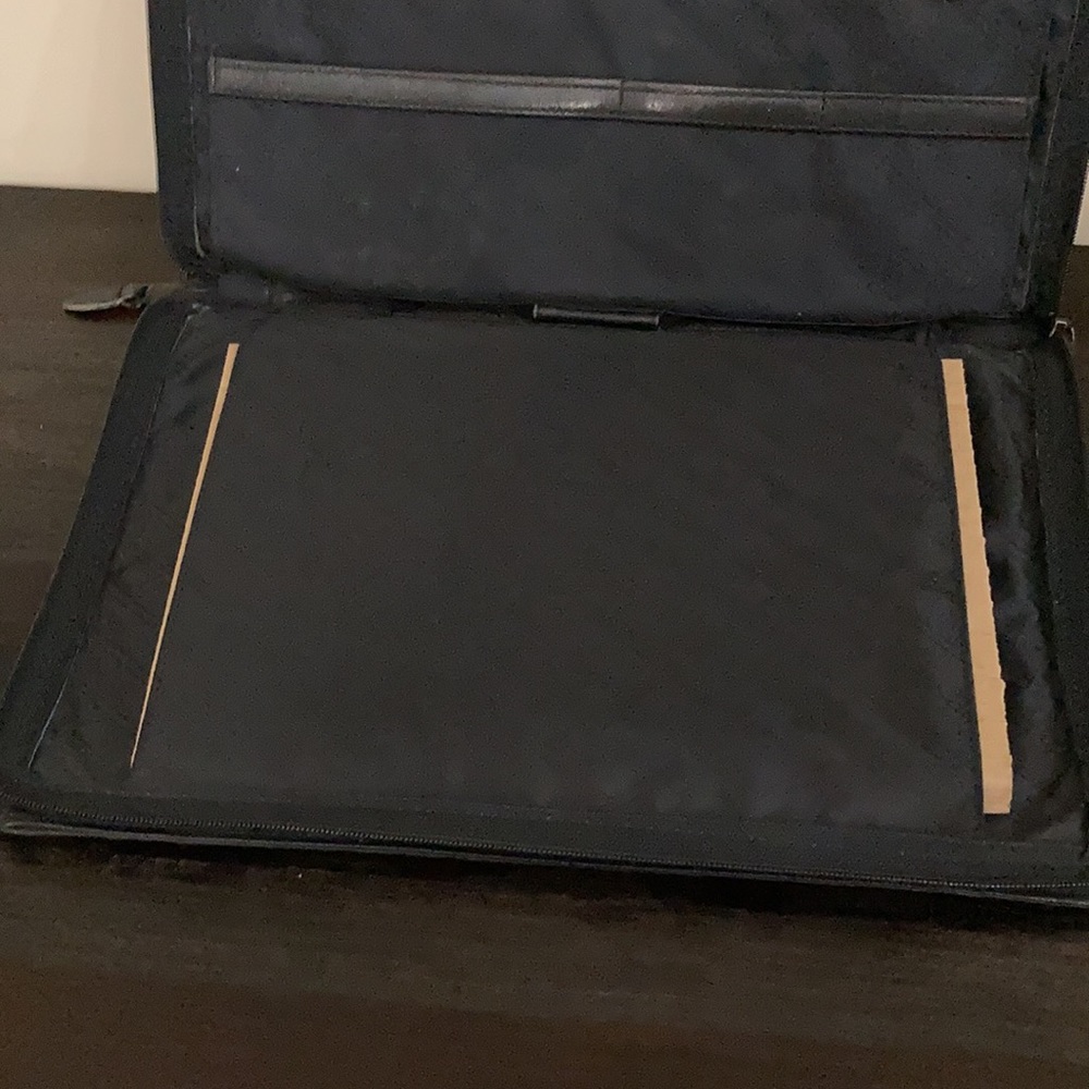 SCULLY LEATHER CASE - Picture 6 of 11